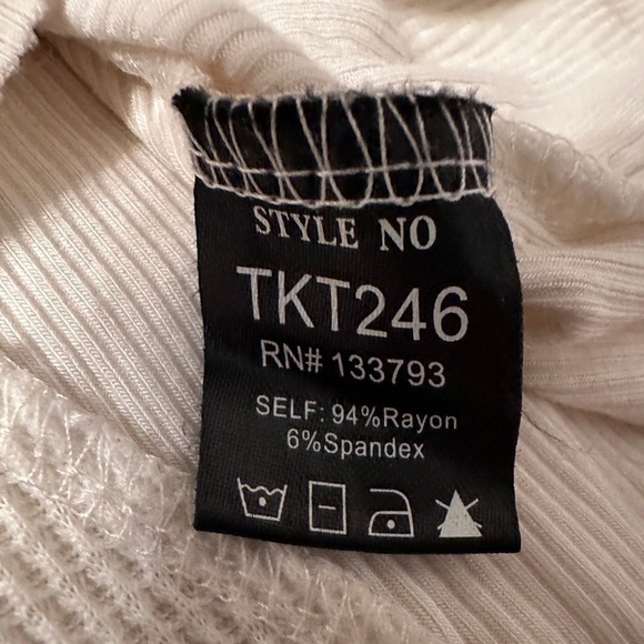 POL Thermal Scoop Neck Tee - Size S - Picture 6 of 9